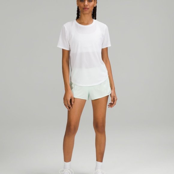 Lululemon Hotty Hot High-Rise Lined Short 2.5" - Picture 2 of 9